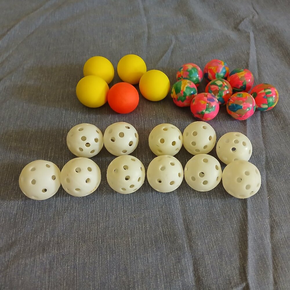 Sensory Water Play small ball x 24 New